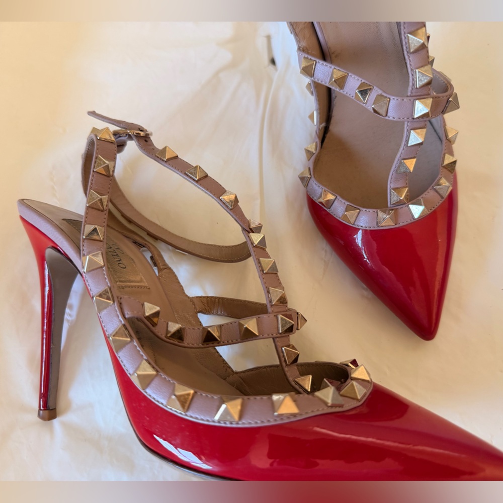 Valentino Garavani Red Patent Rockstud T-Strap Pumps – Size 37 - Picture 7 of 16